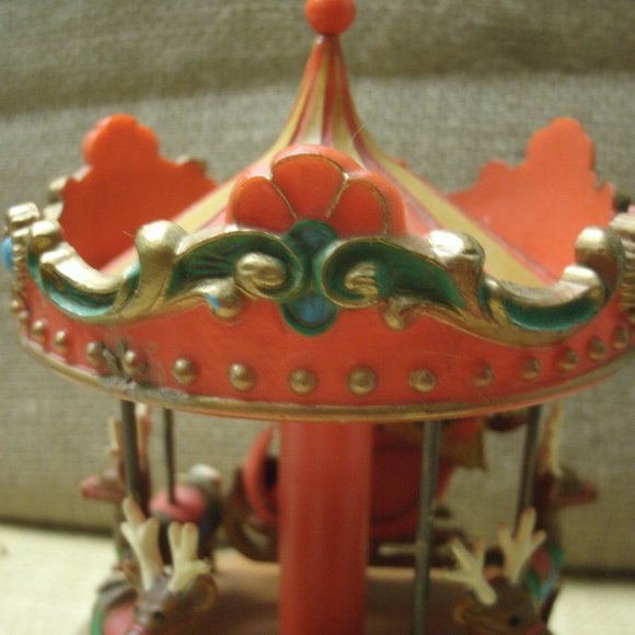 Vintage Hallmark Santa & Reindeer Carousel Music Box - Picture 15 of 16